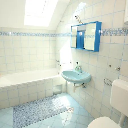 Leska Apartment *